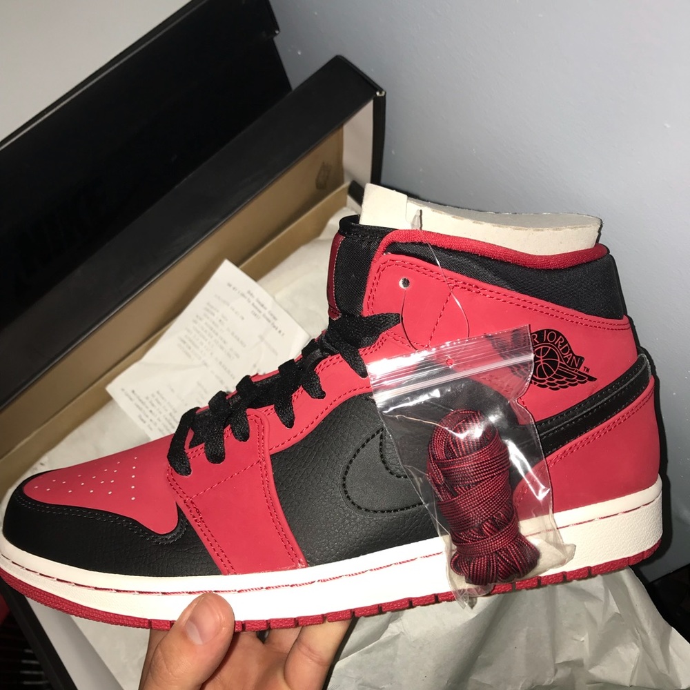 Brand New Jordan 1 Mid Size 11 Authentic